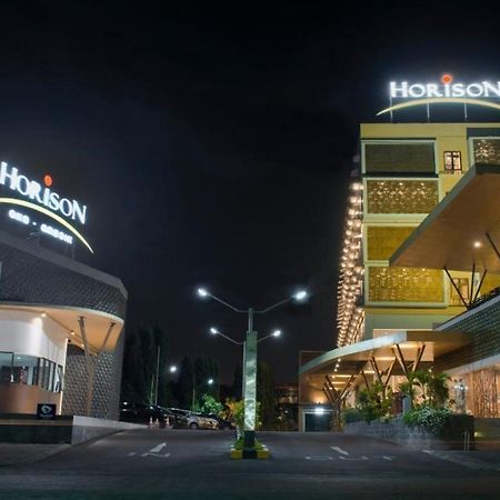 Horison Gkb Gresik Hotel Exterior photo