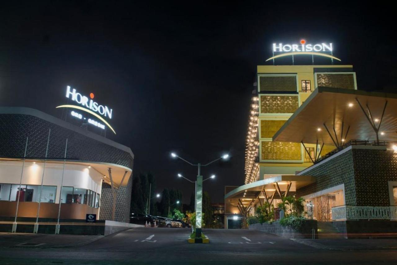 Horison Gkb Gresik Hotel Exterior photo