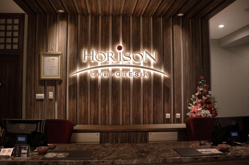 Horison Gkb Gresik Hotel Exterior photo